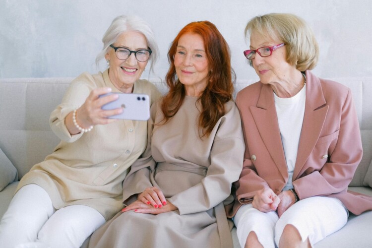 Senior-friendly smartphone
