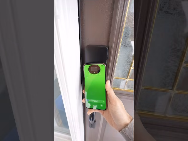 UWB smart lock